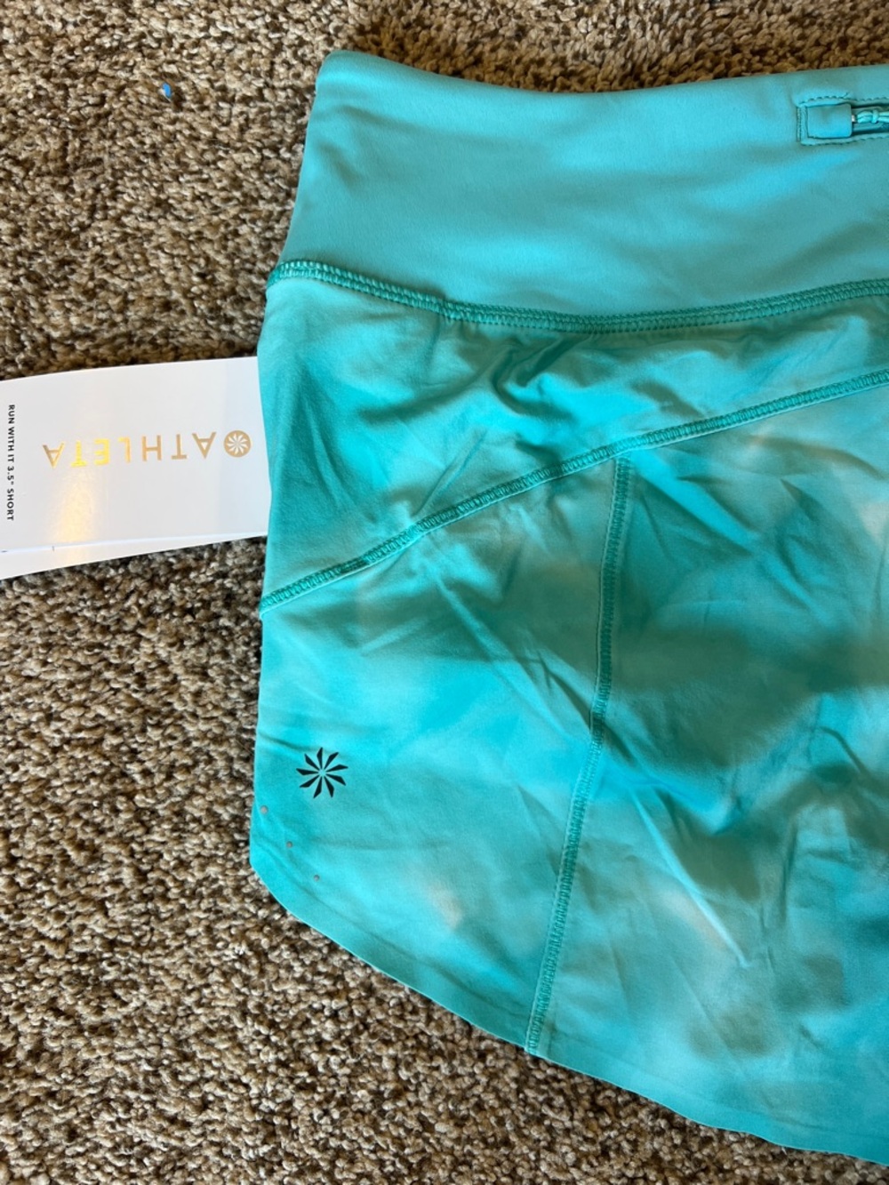 Athleta Run With It 3.5” Short NWT - Picture 6 of 7